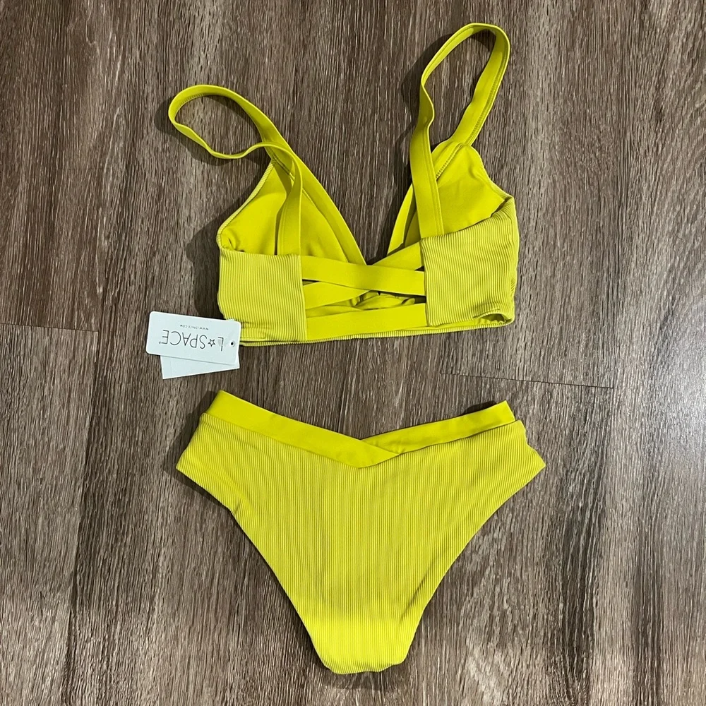 NEW L*SPACE Apple Green Bikini Set - Picture 2 of 10